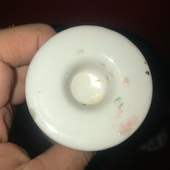 Vintage White Floral Accented Candle Holders. Table candles, home decor, used - Picture 5 of 7